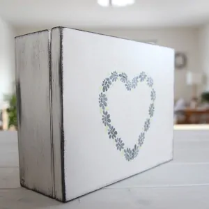 Krabička bílá, se srdcem