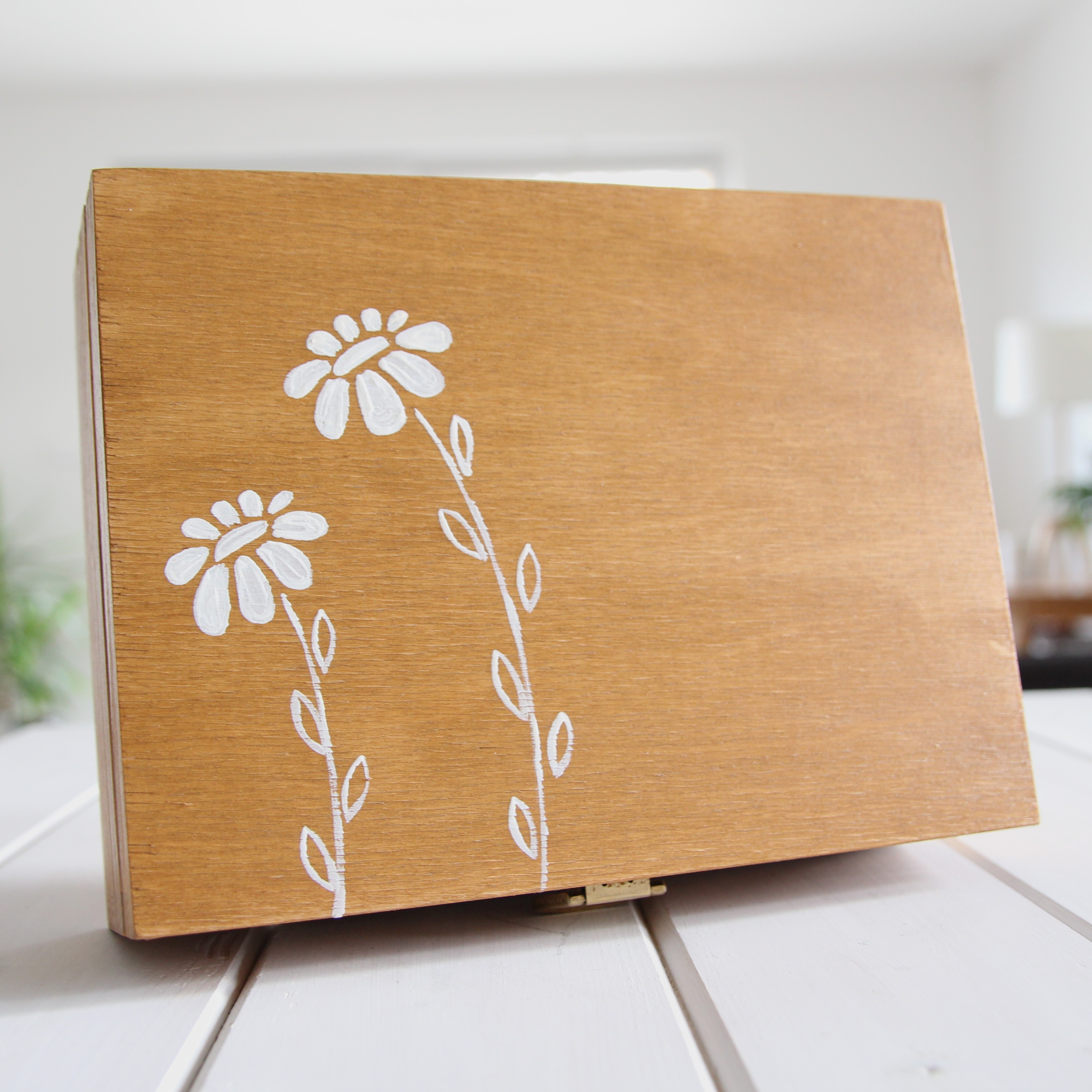 Krabička Hnědá, s kytkama