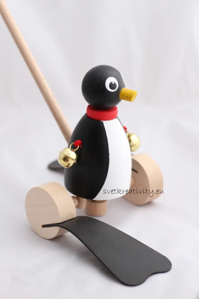 Dřevěné strkadlo - Tučňák