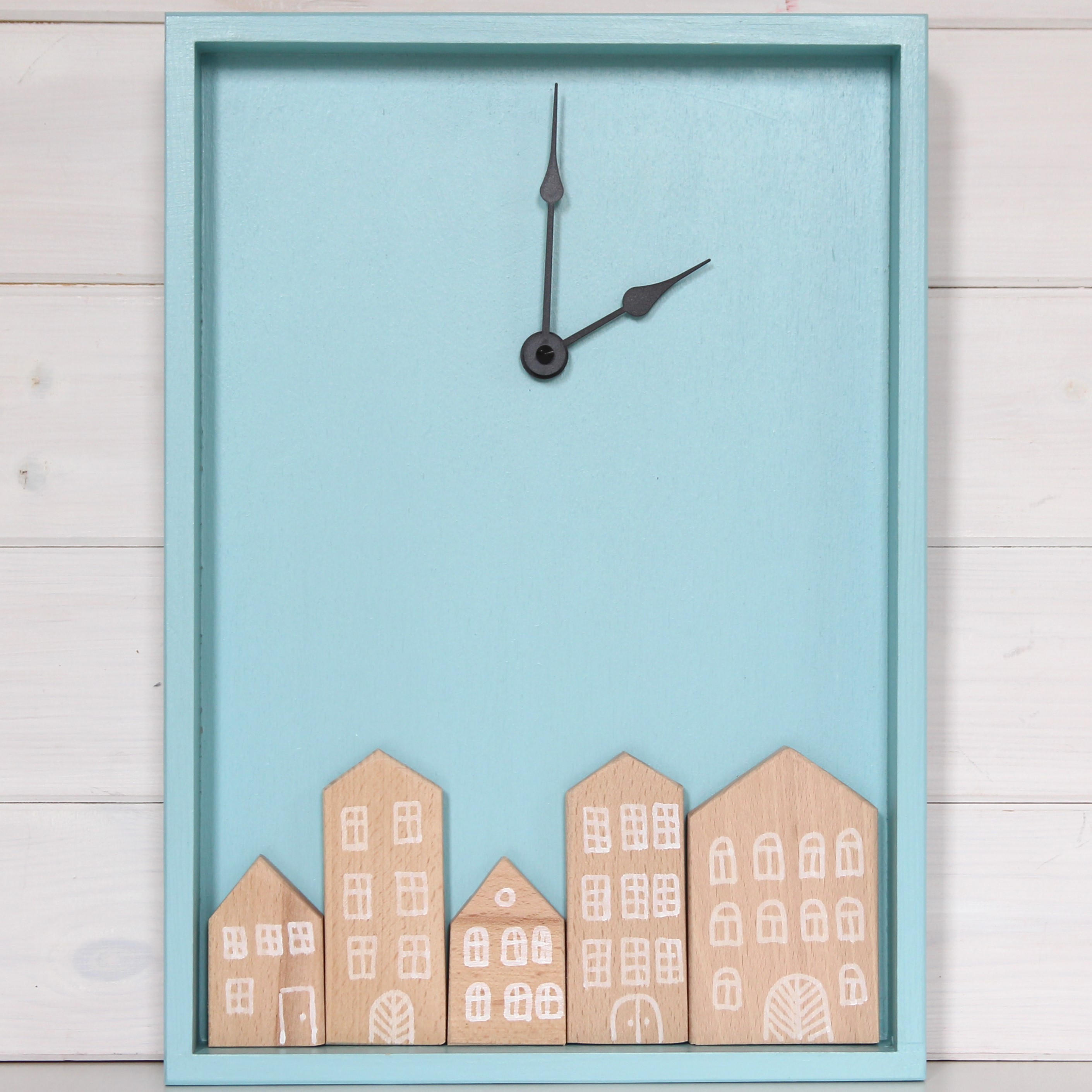 Hodiny - Ulice na světlemodrých hodinách 