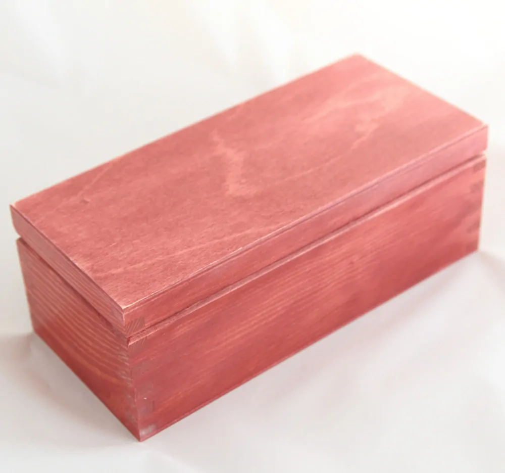 Krabička červenohnědá