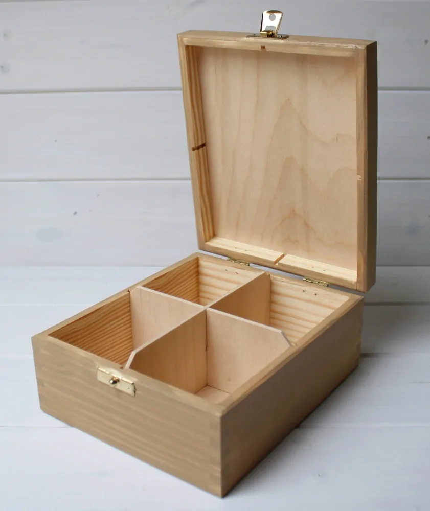 Krabička hnědá, kytkovaná