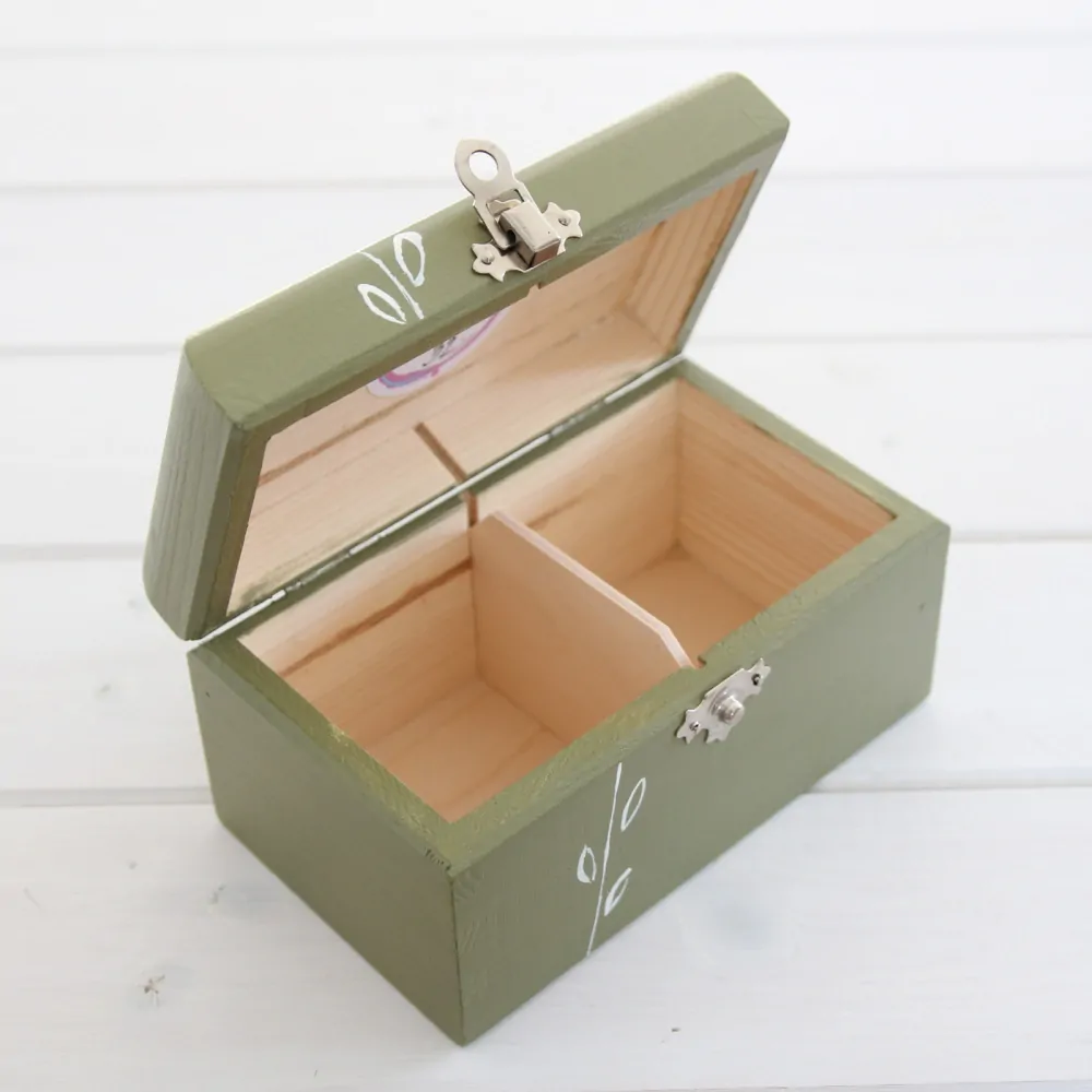 Krabička khaki, s kytkou