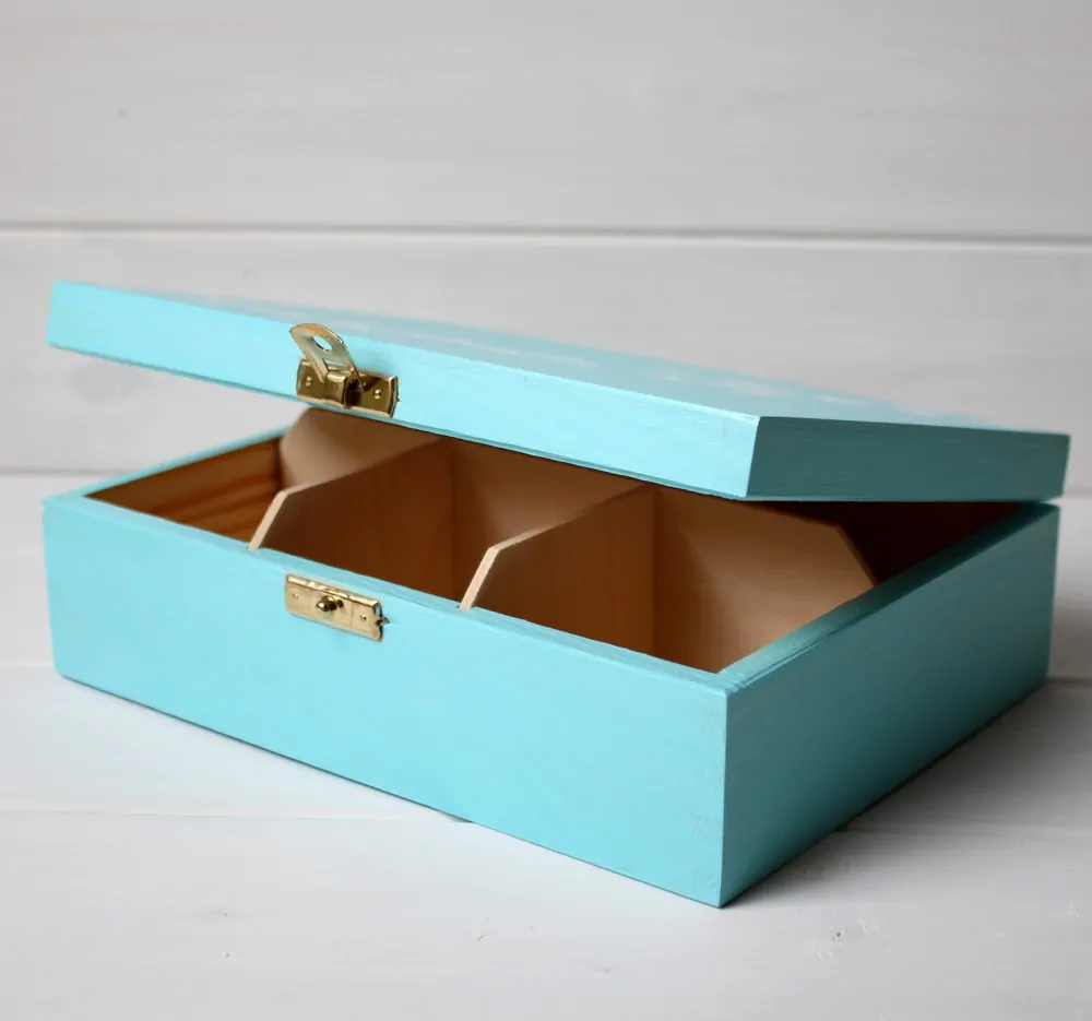 Krabička světle tyrkysová, s břečťanem